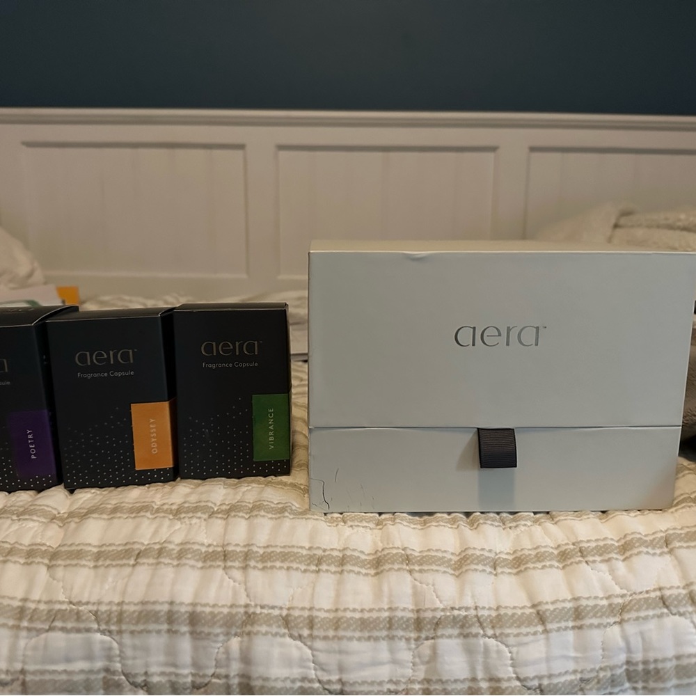 Aera Diffuser with 3 Scents